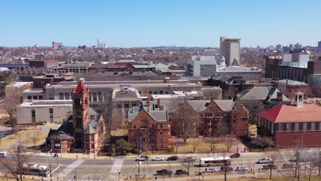 Antena-Sobre-El-Campus-De-La-Universidad-De-Harvard-Y-La-Facultad-De-Derecho-De-Harvard-2