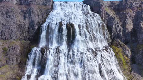 Wunderschöne-Luftaufnahme-Des-Dynjandi-Wasserfalls-In-Den-Westfjorden-Islands-2