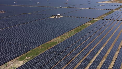Aerial-of-vast-solar-panels-and-solar-power-fields-clean-energy-solution-in-the-California-desert-near-Antelope-Valley-1