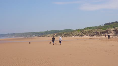 Französische-Militärarmee-Truppen-Werden-Am-Omaha-Beach-Normandie-Frankreich-Ort-Des-Zweiten-Weltkriegs-D-Day-Invasion-Der-Alliierten-Ausgebildet