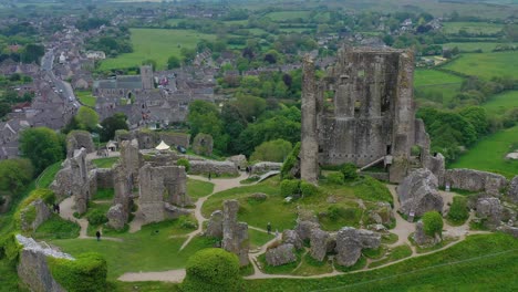 Aerial-of-the-ruins-of-Corfe-Castle-Dorset-England