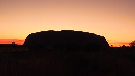 Sonnenaufgang-Am-Ayers-Rock-Uluru-Australienur