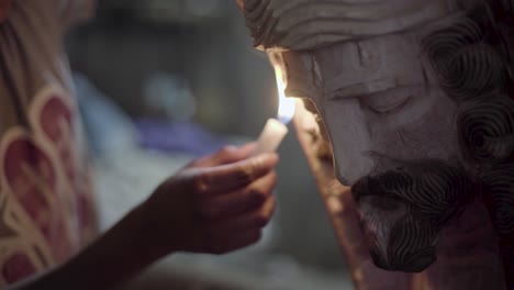 Woodcarvers-in-Antigua-Guatemala-carve-souvenir-wooden-effigies-of-Jesus-Christ-during-easter-week-Semana-Santa-7