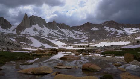 High-Sierra-alpine-peaks-and-water-in-Granite-Park-3