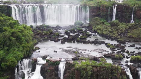 Blick-Von-Brasilien-Auf-Die-Iguazu-Wasserfälle-In-Argentinien-6