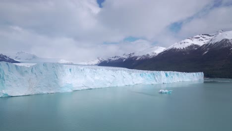 Blue-ice-and-crevasses-at-the-terminus-of-Perito-Moreno-Glaciers-massive-ice-flow-in-Argentina