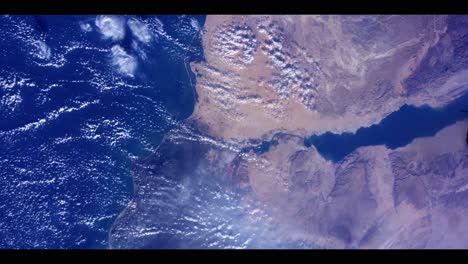 Amazing-Shots-Of-Earth-From-The-International-Espacio-Station-In-4K-3
