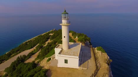 Antenne-Um-Den-Leuchtturm-Von-Lefkada-Griechenland-1
