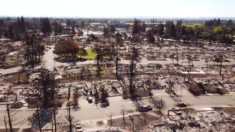 Shocking-vista-aérea-of-devastation-from-the-2017-Santa-Rosa-Tubbs-fire-disaster-26