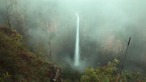 Time-lapse-of-Purlingbrook-Falls-in-Springbrook-Queensland-Australia