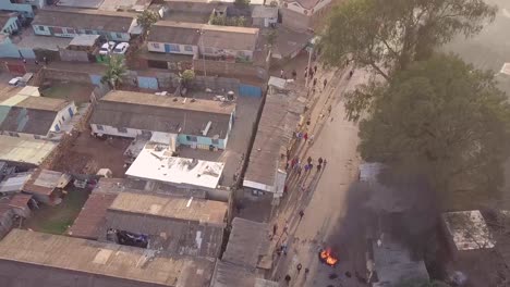 Antena-Sobre-Disturbios-Incendios-Y-Disturbios-En-El-Barrio-Pobre-De-Kibera-En-Nairobi-Durante-Las-Controvertidas-Elecciones-2