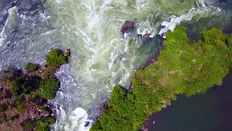 Luftaufnahme-Von-Wildbächen-Und-Flussströmungen-Auf-Dem-Nil-In-Uganda?
