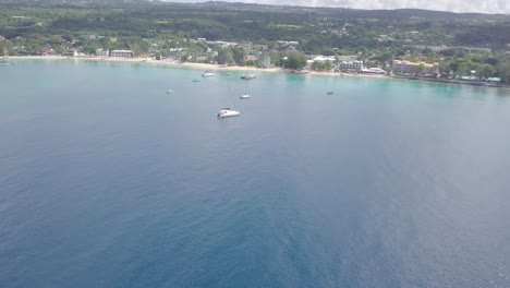Vista-Aérea-tilt-up-from-ocean-to-reveal-the-Caribbean-island-of-Barbados