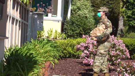 Us-Army-Soldiers-Distribute-Food-In-Santa-Barbara-California-During-The-Covid19-Corona-Virus-Outbreak-Emergency-Pandemic-Outbreak-Food-Shortage-2