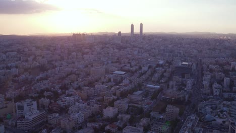 Antenne-über-Der-Stadt-Amman-Jordan-Downtown-Geschäftsviertel-Wolkenkratzer-Und-Büros-Bei-Sonnenuntergang