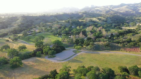 Antenne-über-Michael-Jacksons-Ehemaligem-Neverland-Ranch-Anwesen-In-Los-Olivos,-Kalifornien