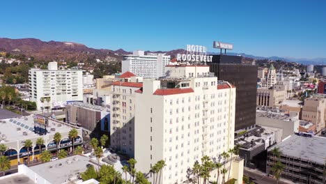 Enfoque-Aéreo-Hotel-Roosevelt-En-Hollywood-Boulevard-En-El-Centro-De-Hollywood,-California