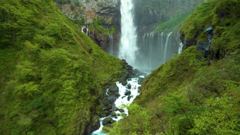 Die-Kegon-Wasserfälle-Von-Nikko-Japan-Sind-Zu-Sehen