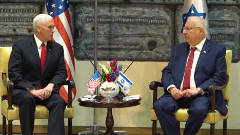 Mike-Pence-Agradece-Al-Presidente-Israelí-Rivlin-Por-Asistir-A-Uno-De-Sus-Discursos-En-Jerusalén