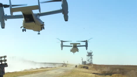 US-Marines-Beobachten-Flugzeuge,-Die-In-North-Carolina-Senkrecht-Starten