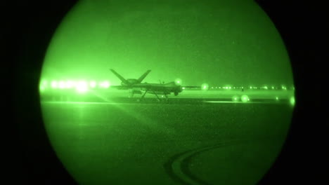 Un-Avión-Taxis-En-La-Base-De-La-Fuerza-Aérea-Cannon-En-La-Noche
