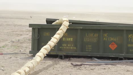 Un-Grupo-De-Marines-Estadounidenses-Montó-Una-Demolición-De-Código-H-En-El-Desierto-De-2010