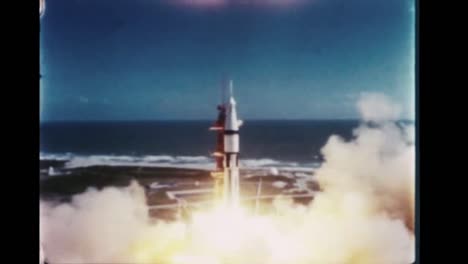 Apollo-7-Beim-Verlassen-Der-Startrampe-Und-Beim-Verlassen-Der-Erdumlaufbahn-1968
