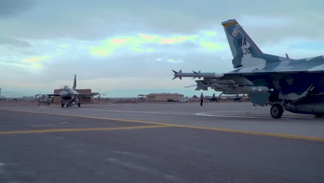 Militärflugzeugtaxi-Auf-Der-Nellis-Air-Force-Base-Rote-Flagge-191-Übung-2019