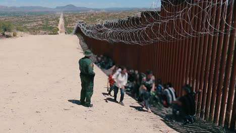 30-Central-Americans-Enter-the-Us-And-Surrender-To-Agents-West-Of-Sasabe-Arizona-2019