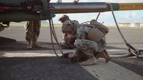 Marines-Estadounidenses-Con-El-Batallón-De-Logística-De-Combate-(clb)-3-Participan-En-Un-Ejercicio-Del-Equipo-De-Apoyo-De-Helicópteros-(hst)