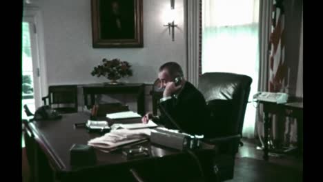 Lyndon-B.-Johnson-En-La-Casa-Blanca-1965