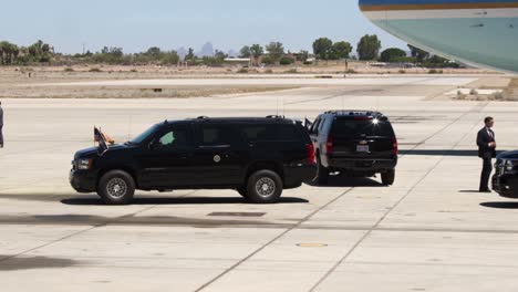 El-Presidente-Estadounidense-Donald-Trump-Caravana-Sale-De-La-Estación-Aérea-De-Marine-Corp-Yuma-Para-Inspeccionar-El-Muro-Fronterizo-Arizona