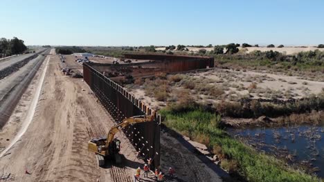 Vista-Aérea-Drone-Footage-Of-the-Usarmy-Corp-Of-Engineers-South-Pacific-Border-District-Yuma-6-Project-Construcción-Arizona-1