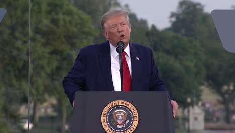 El-Presidente-Estadounidense,-Donald-Trump,-Habla-Durante-El-Saludo-Del-4-De-Julio-A-La-Celebración-Del-Día-De-La-Independencia-De-Estados-Unidos-En-Dc-16