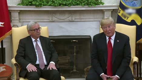 Der-Amerikanische-Präsident-Donald-Trump-Trifft-Die-Präsidentin-Der-Europäischen-Kommission-Jeanclaude-Junker-Im-Weißen-Haus-3