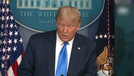 El-Presidente-Estadounidense,-Donald-Trump,-Habla-Sobre-Pruebas-Rápidas-De-Vacunas-Contra-La-Gripe-Y-Asistencia-A-Hogares-De-Ancianos-En-Washington-Dc