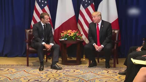 US-Präsident-Donald-Trump-Und-Der-Französische-Präsident-Macron-Während-Einer-Pressekonferenz-Des-Weißen-Hauses-In-Washington,-D.C