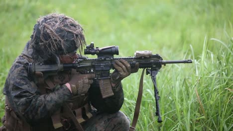 Los-Marines-De-EE.-UU.-Disparan-La-Ley-M72-Y-Los-Sistemas-De-Armas-Lanzagranadas-M204-Durante-El-Ejercicio-Fuji-Viper-204-Japón