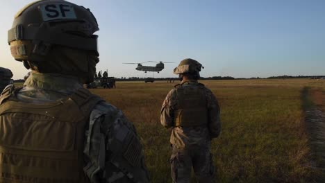 Soldaten-Flieger-Und-Chinook-Und-Black-Hawk-Hubschrauber-Operationen-Während-Der-Trainingsübung-Wächterschild-3