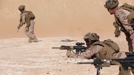 Us-Marine-Treffsicherheit-Und-Handgranate-Trainingsübung-Während-Der-Falkenwache-Vereinigte-Arabische-Emirate