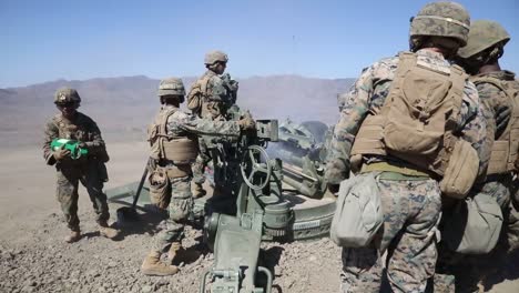 US-Marines-Simulacro-De-Incendio-Directo-Con-Obús-M777-Marine-Corps-Evaluación-De-Preparación-Para-El-Combate-Campamento-Pendleton-Ca-3