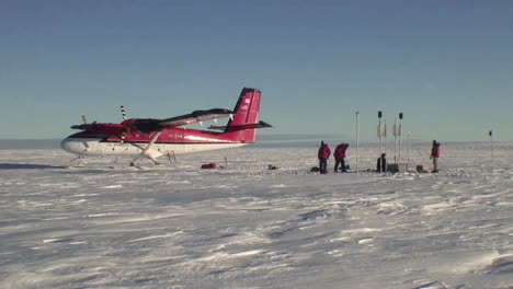 Los-Científicos-De-La-NASA-Toman-Muestras-De-Núcleos-De-Hielo-En-La-Antártida-Para-Estudiar-El-Calentamiento-Global