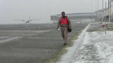 NASA-Wissenschaftler-Untersuchen-Eisverlust-In-Der-Polarregion-Mit-Einem-Spezialflugzeug-1