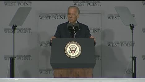 Vizepräsident-Joe-Biden-Und-Kadetten-An-Der-West-Point-Military-Academy-Abschluss--Und-Antrittszeremonien-5