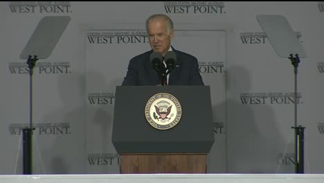Vizepräsident-Joe-Biden-Und-Kadetten-An-Der-West-Point-Military-Academy-Abschluss--Und-Antrittszeremonien-9