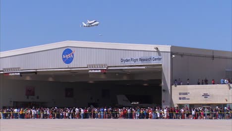 Die-Letzte-Reise-Der-Space-Shuttle-Unternehmen-In-Dryden-Afb