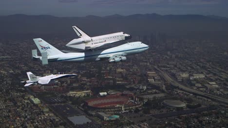 The-Final-Voyage-Of-Space-Shuttle-Enterprise-Flying-Over-Los-Angeles-1