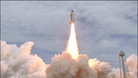 The-Space-Shuttle-Atlantis-Lifts-Off-From-The-Launching-Pad