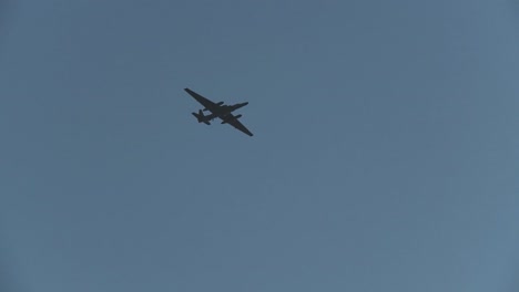 Ein-US-Air-Force-U2-Dragon-Lady-Spionage-Aufklärungsflugzeug-Im-Flug