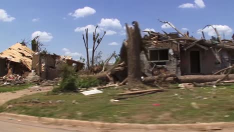 Eine-Verheerende-Serie-Von-Tornados-Trifft-2014-In-Tuscaloosa-Alabama